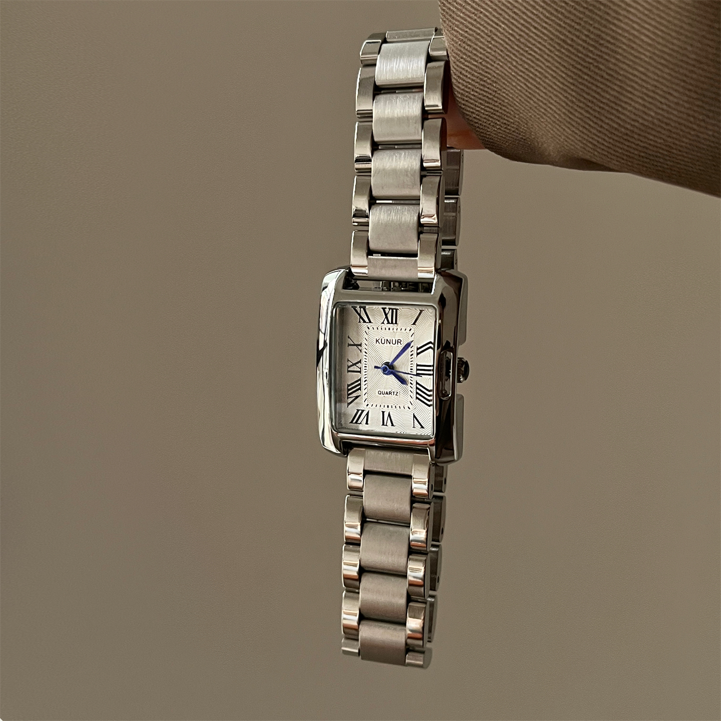 Luxury Watch Values - Hollow slender steel strap watch for