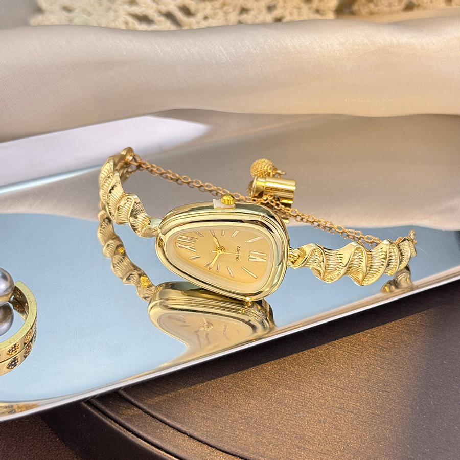 Elegant Snake-Shape Ladies Qua - Luxury Watch Collection 리뷰 및 가격