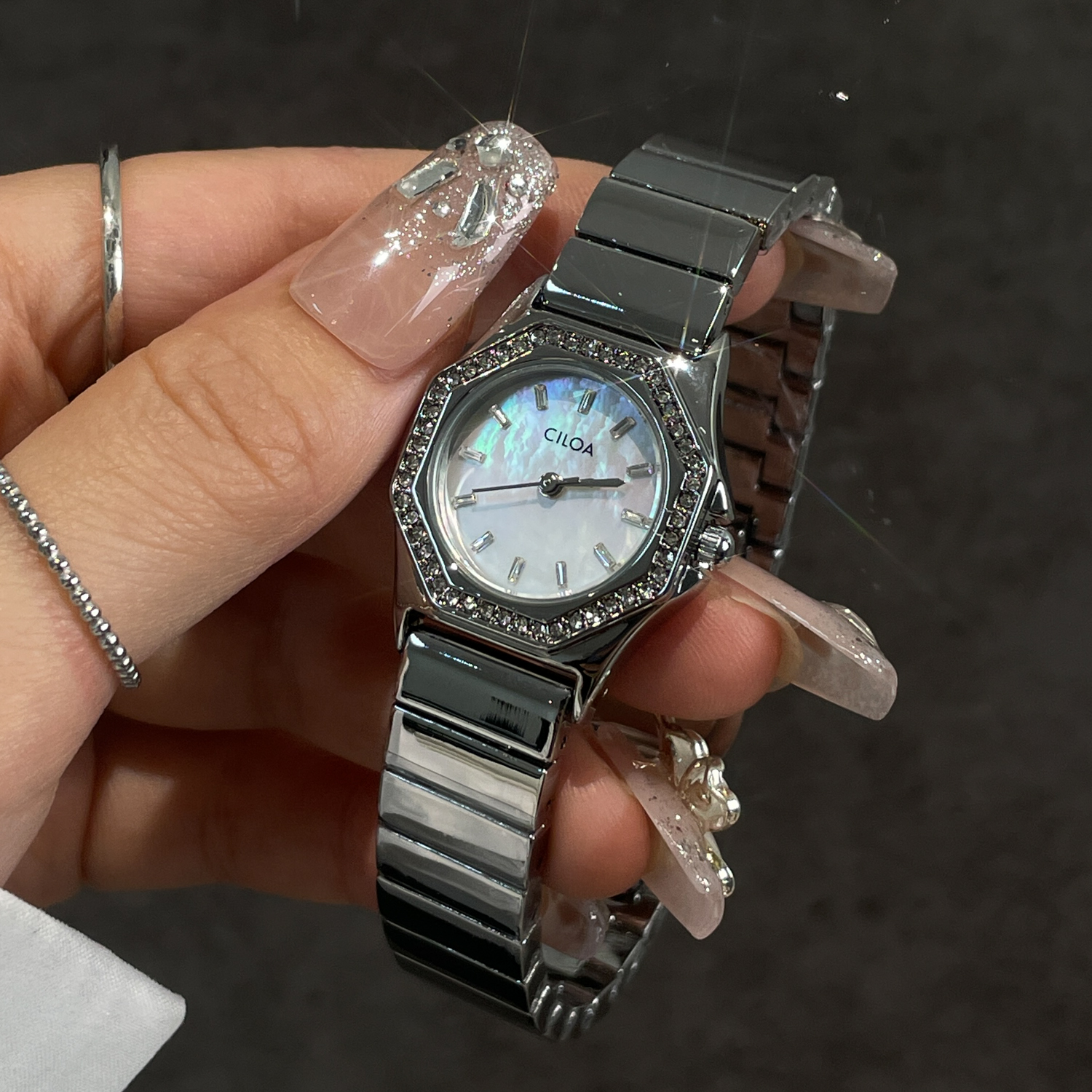 CILOA round blue watch female  - Luxury Watch Values 리뷰 및 가격