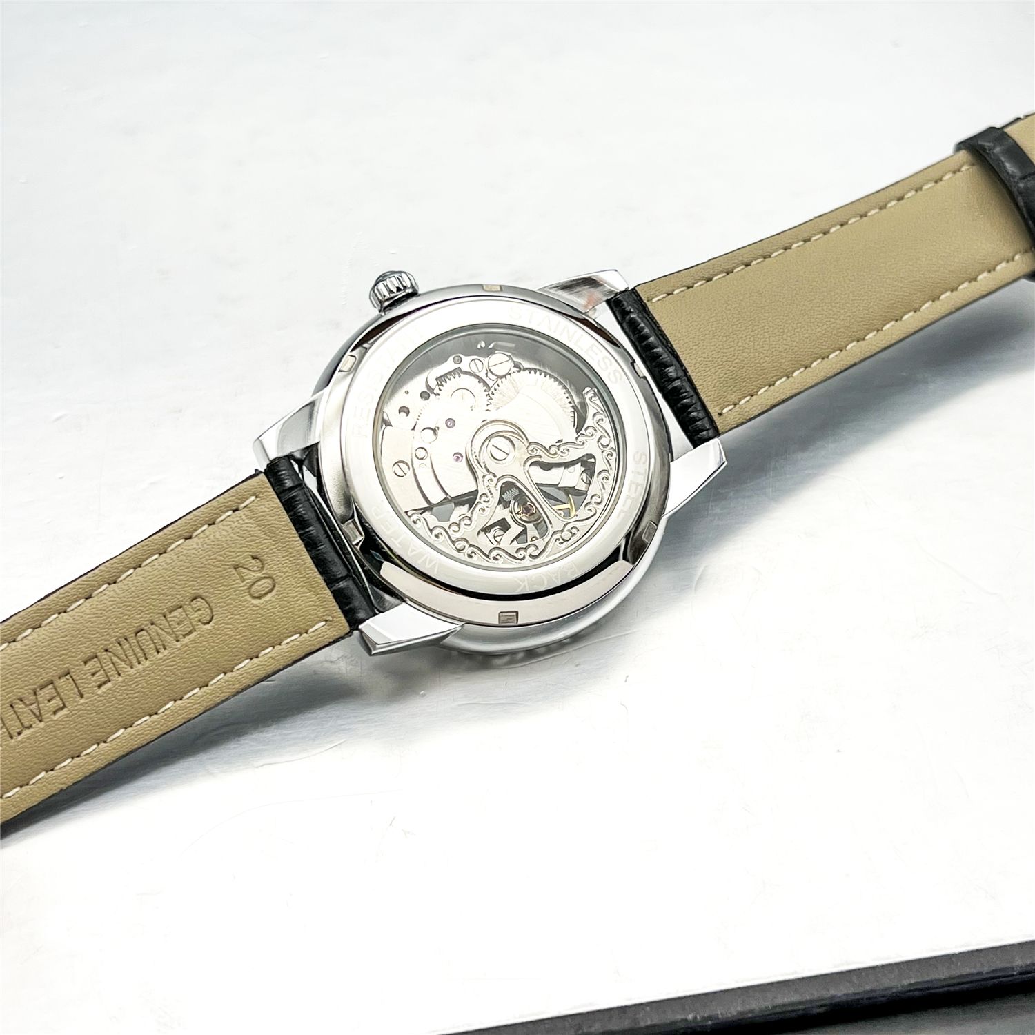 New High-Value Lightweight Lux - Luxury Watch Values 리뷰 및 가격