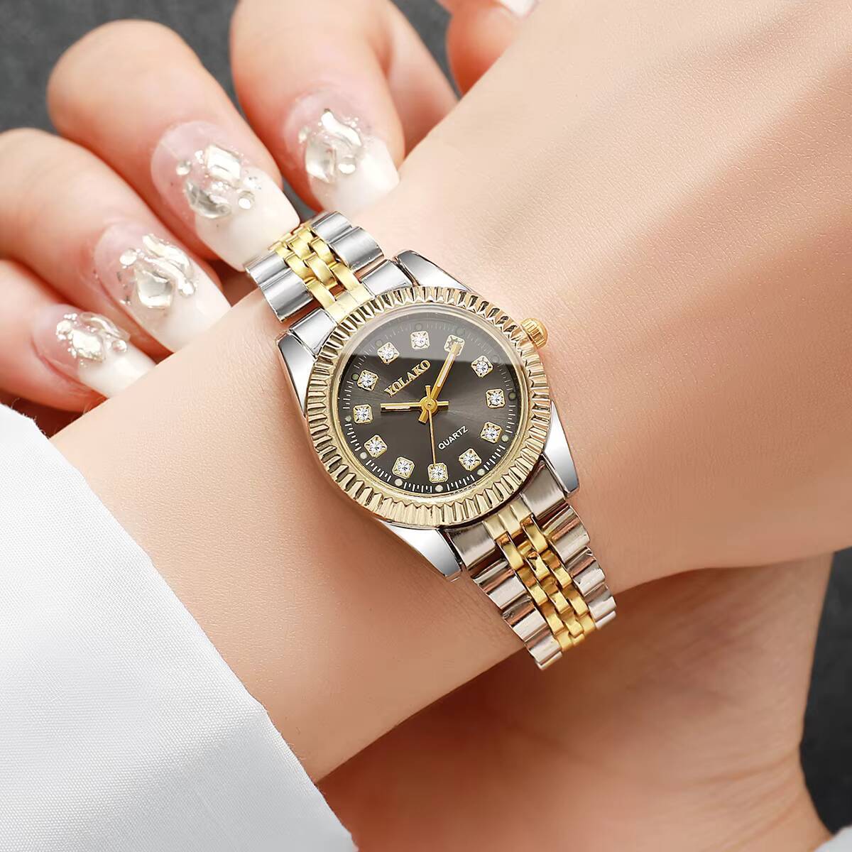 Fashion Rhinestone Women Quart - Luxury Watch Travel Case 리뷰 및 가격