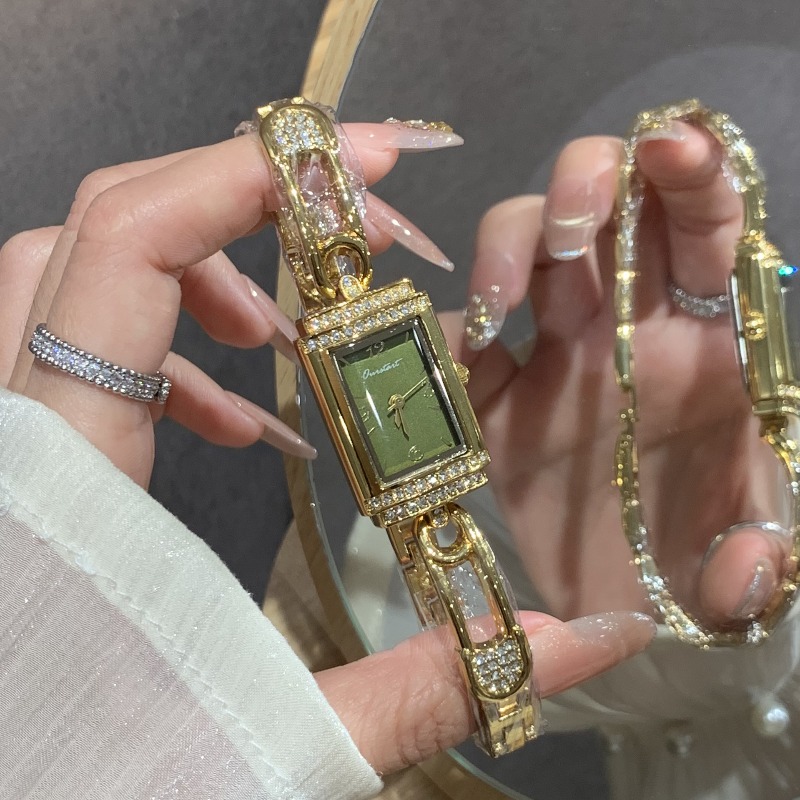 Small pin old money style hand - Luxury Watch Values 리뷰 및 가격